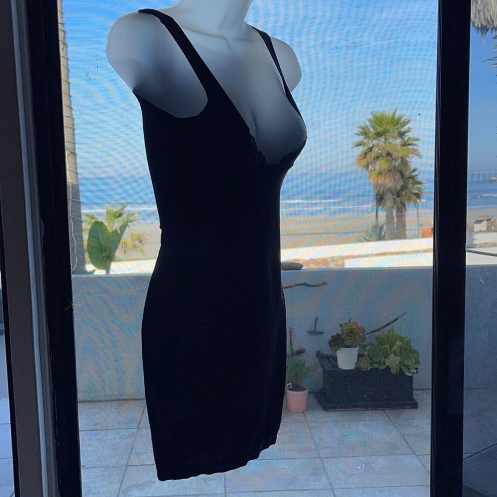 Black Shapeware slip.M